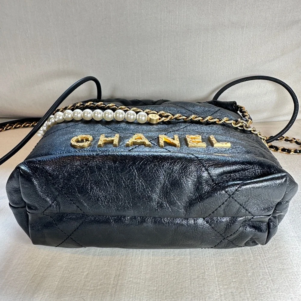 Chanel Shiny Crumpled Calfskin Quilted Pearl Mini 22 Black - Picture 6 of 8